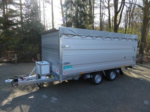 Twintrailer met 4 movers