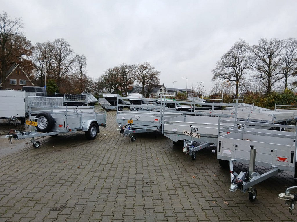 Nieuwe aanhangers klaar voor aflevering bij De Witte Smid in Aalten!