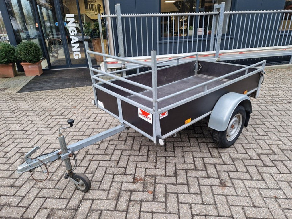 BC 676 209x113 750 Kg. ongeremd